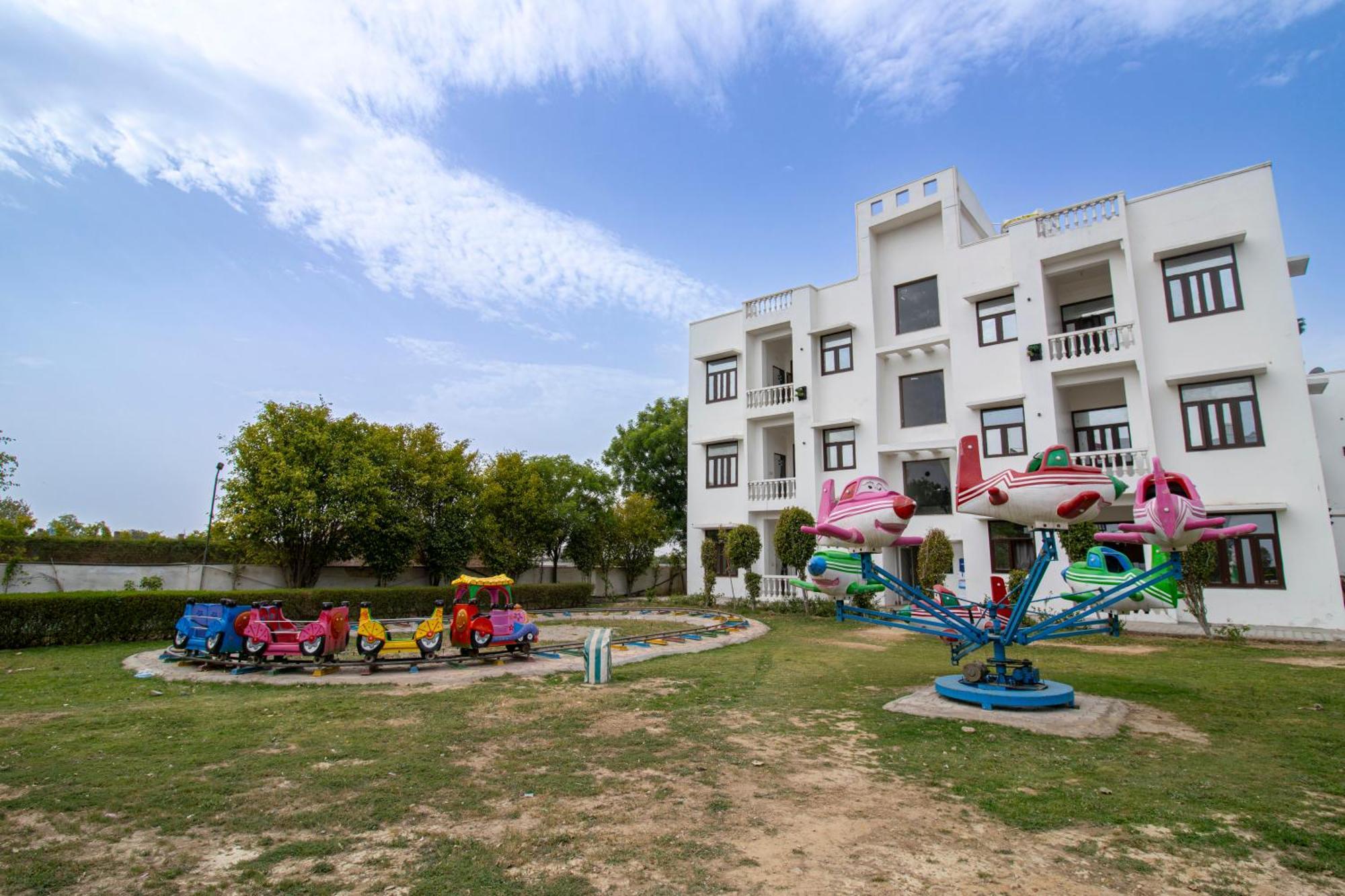 Elegance Resort Vrindāvan Exterior foto