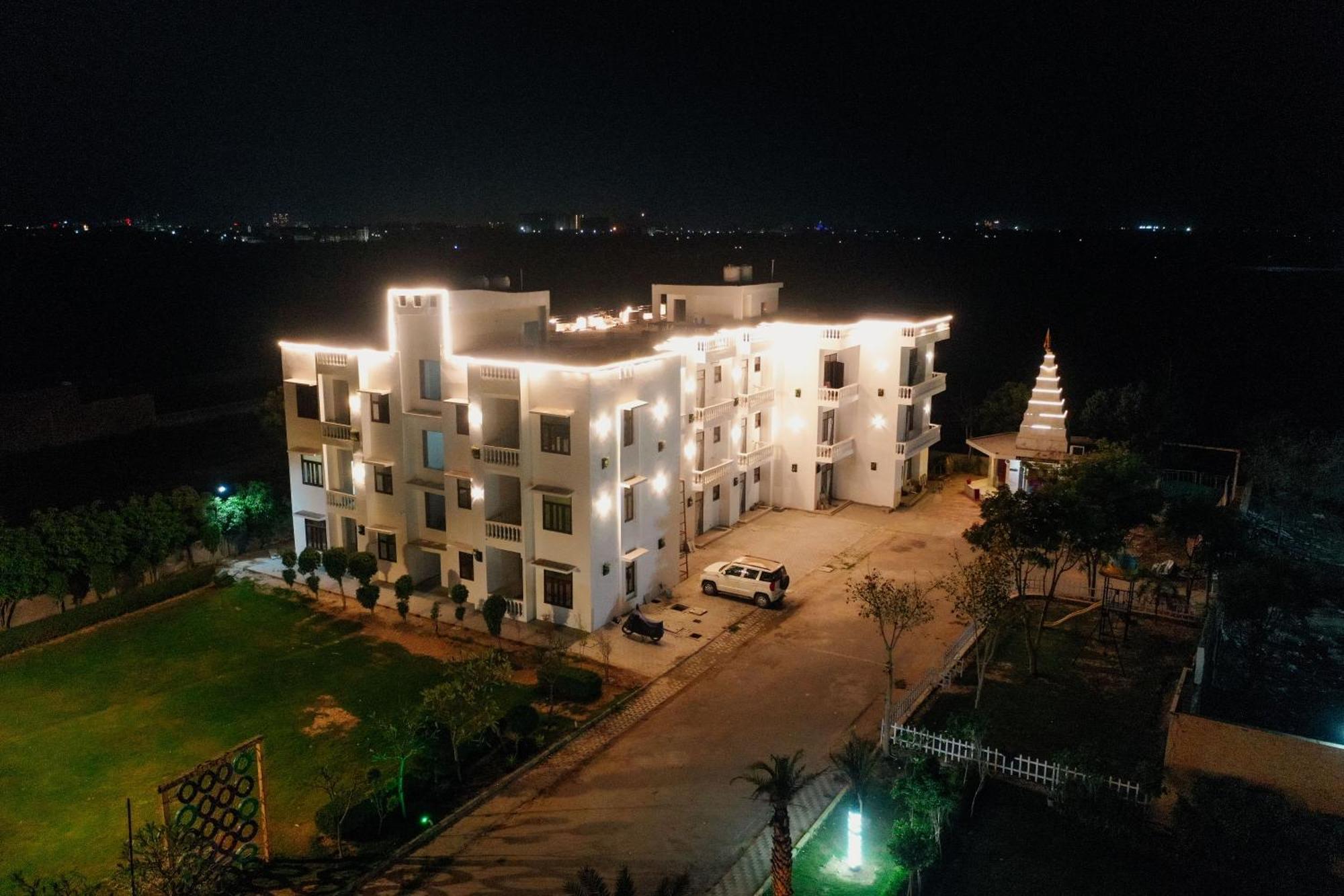 Elegance Resort Vrindāvan Exterior foto